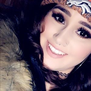 Meet your Posher, Chloe